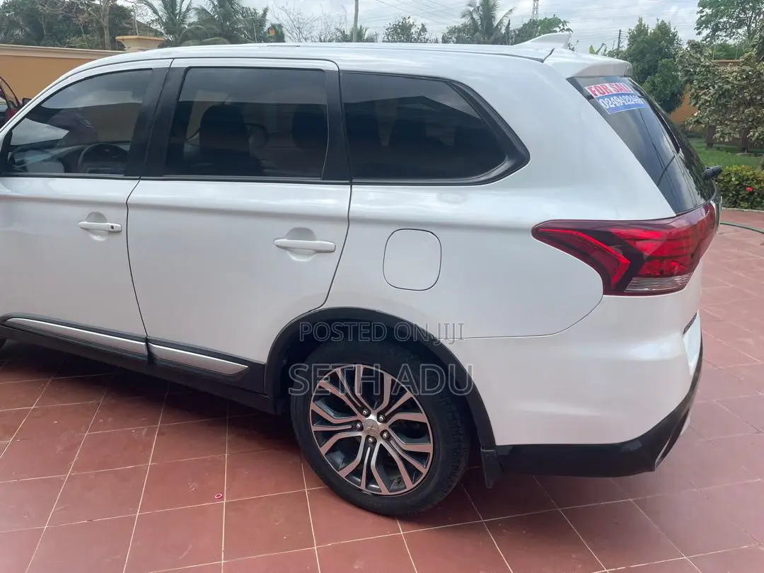 Mitsubishi Outlander 2018 White