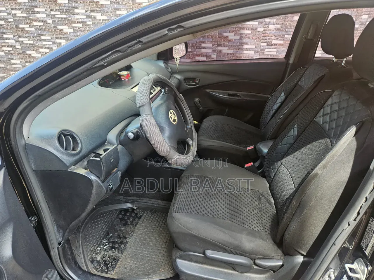 Toyota Yaris Base Hatchback 5dr 2010 Black