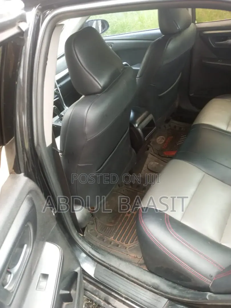 Toyota Yaris Base Hatchback 5dr 2010 Black