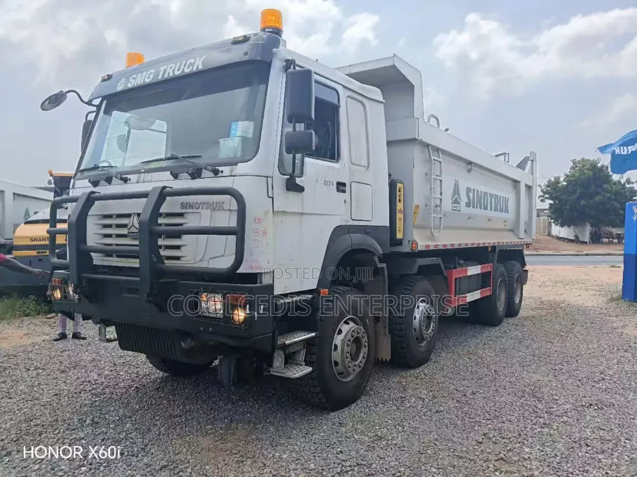 SMG Trucks,Trailer and Wheel Loaders