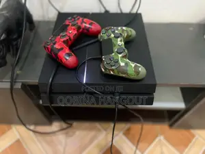 Play Station 4