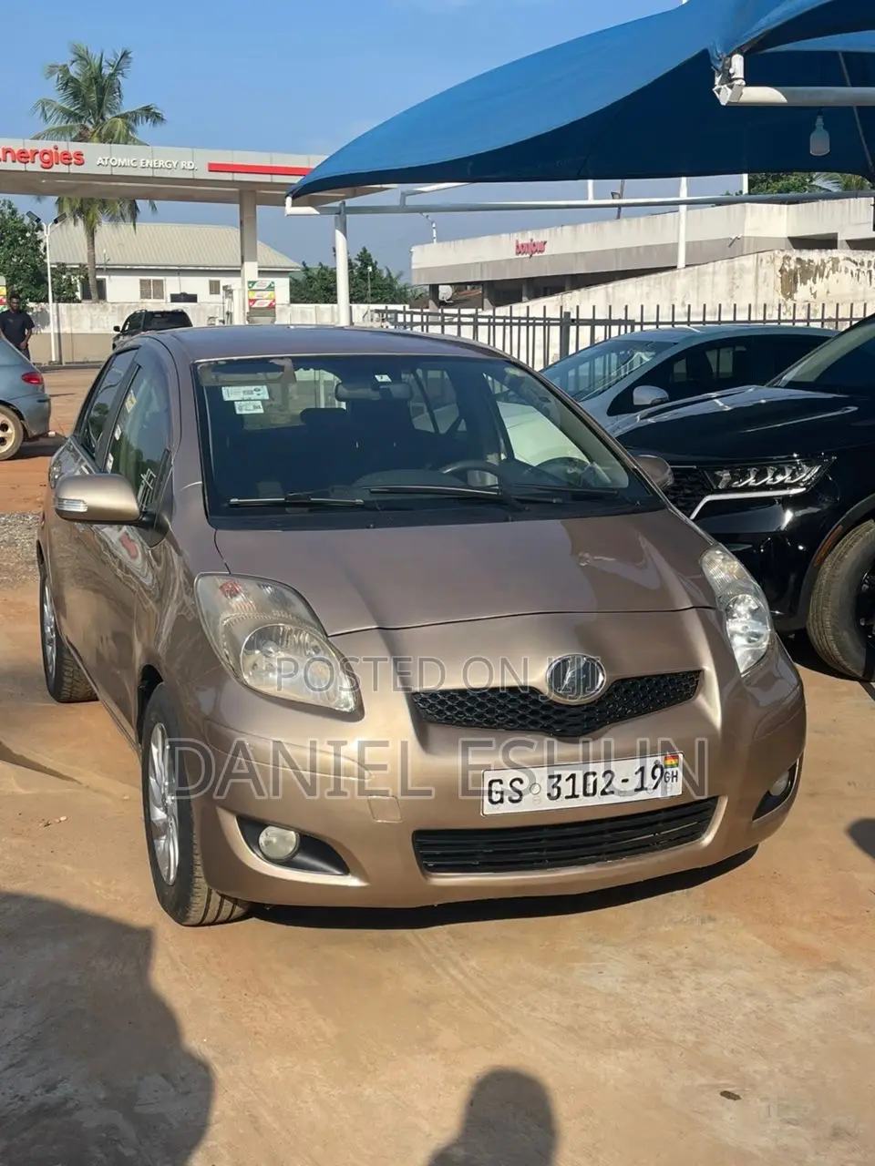 Toyota Vitz 2010 Beige