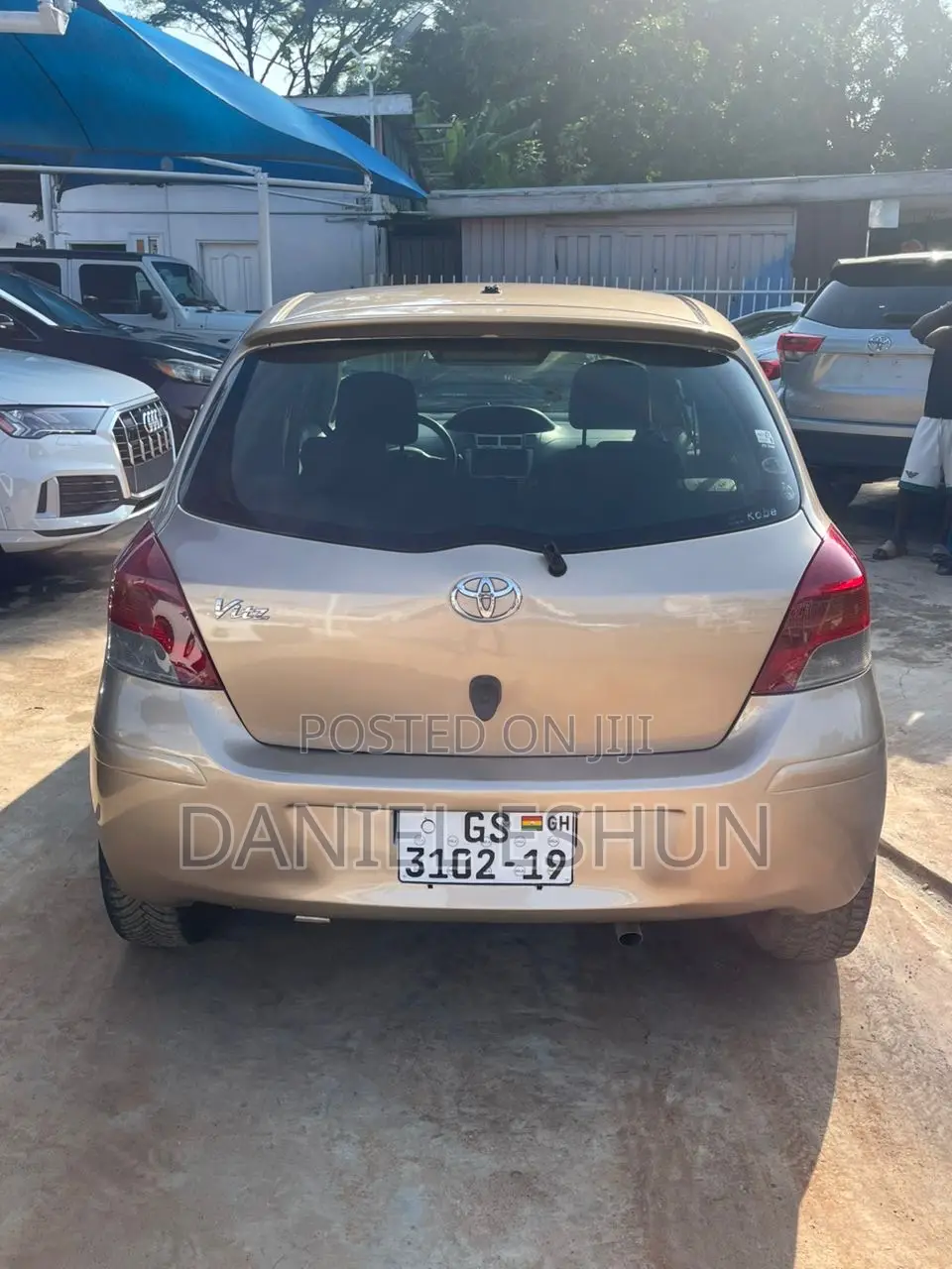 Toyota Vitz 2010 Beige