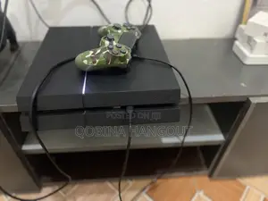 Play Station 4