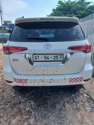 Toyota Fortuner 2022 White