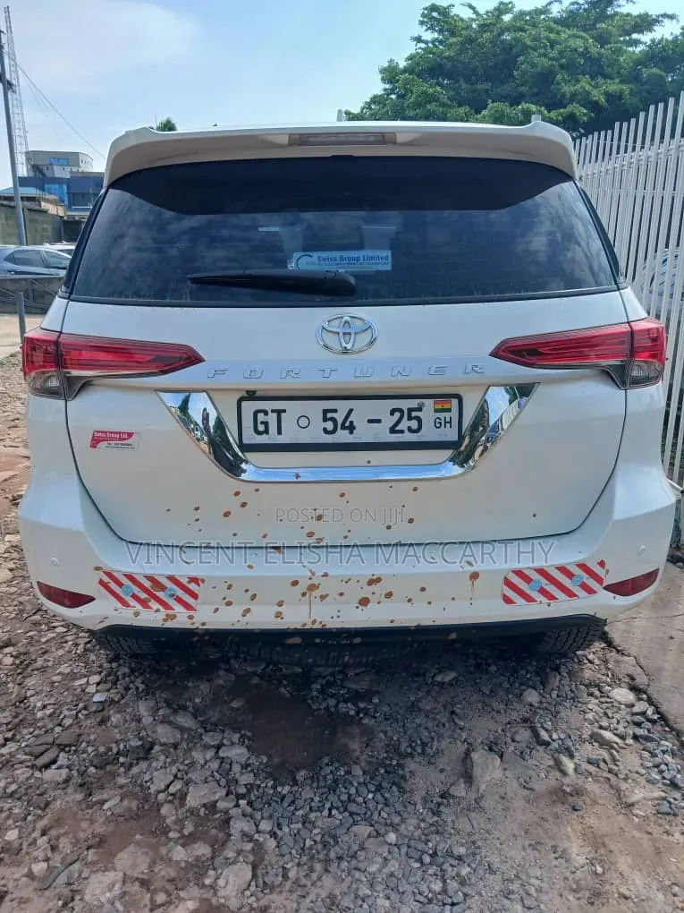 Toyota Fortuner 2022 White