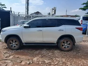Toyota Fortuner 2022 White