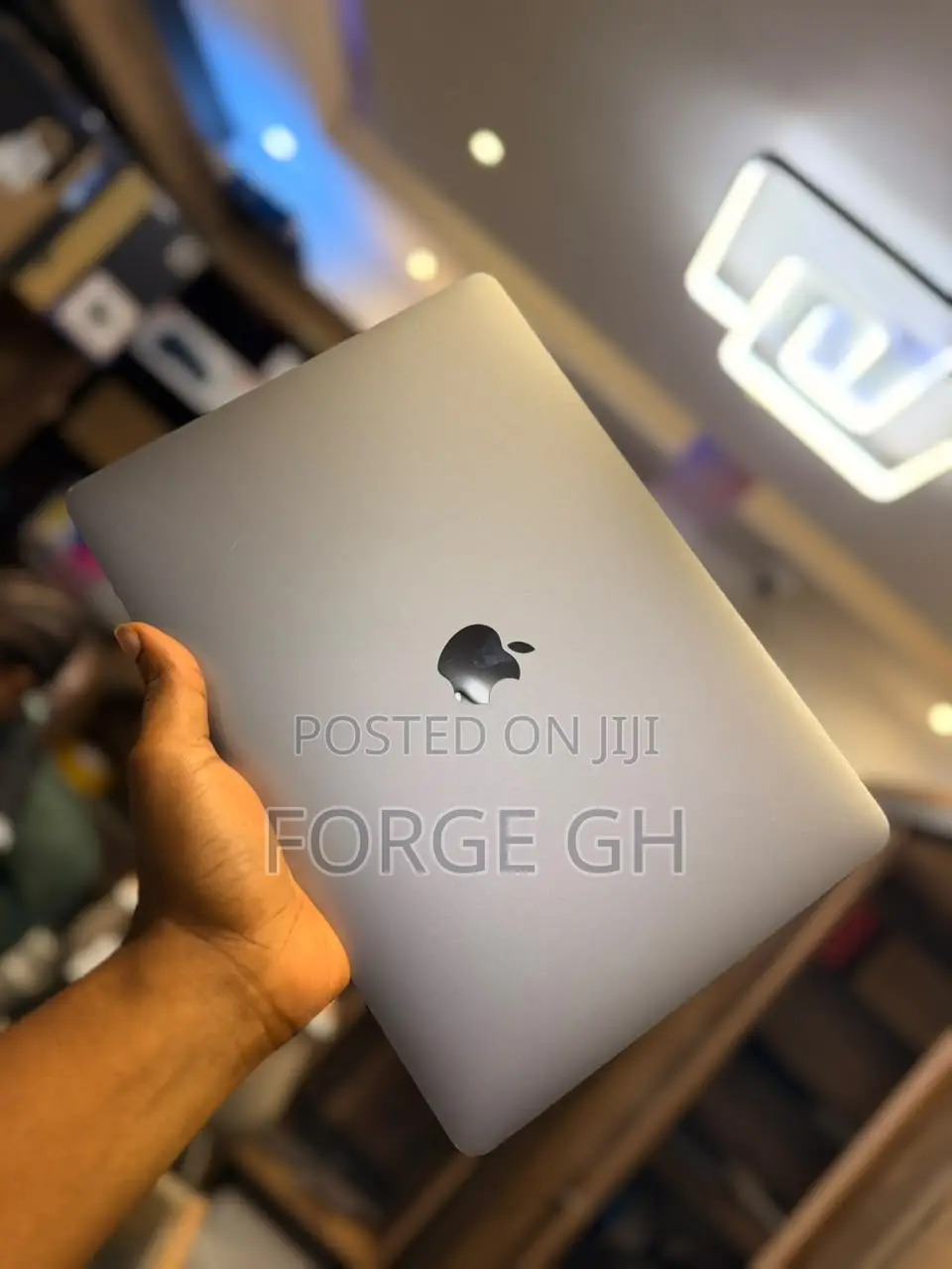 Laptop Apple MacBook Pro 2022 M2 8GB Apple M2 SSD 256GB