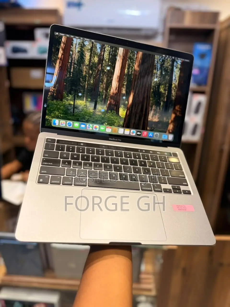 Laptop Apple MacBook Pro 2022 M2 8GB Apple M2 SSD 256GB
