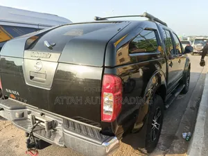 Nissan Navara 2009 Black