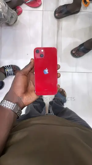 Apple iPhone 13 128 GB Red