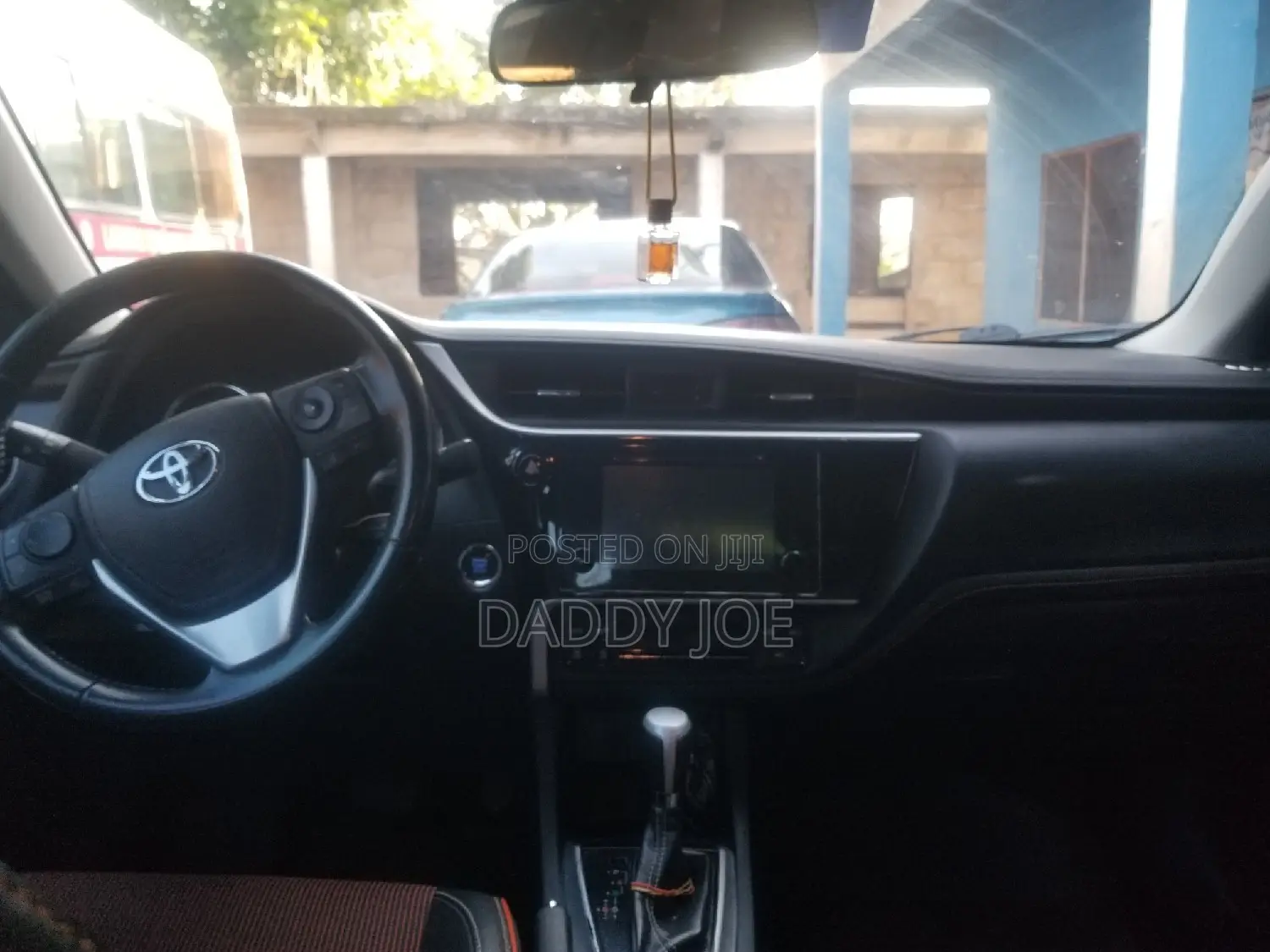 Toyota Corolla SE (1.8L 4cyl 2A) 2019 Blue