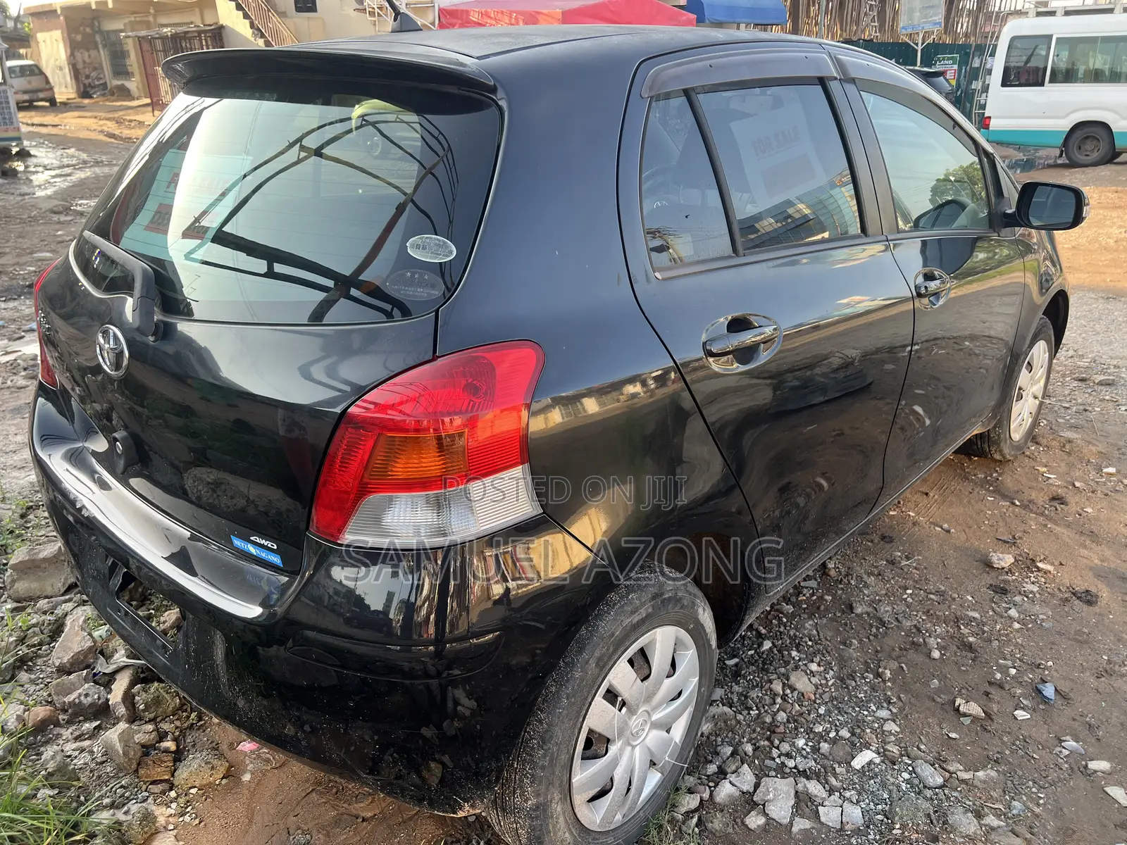Toyota Vitz 1.3 AWD 3dr 2010 Black