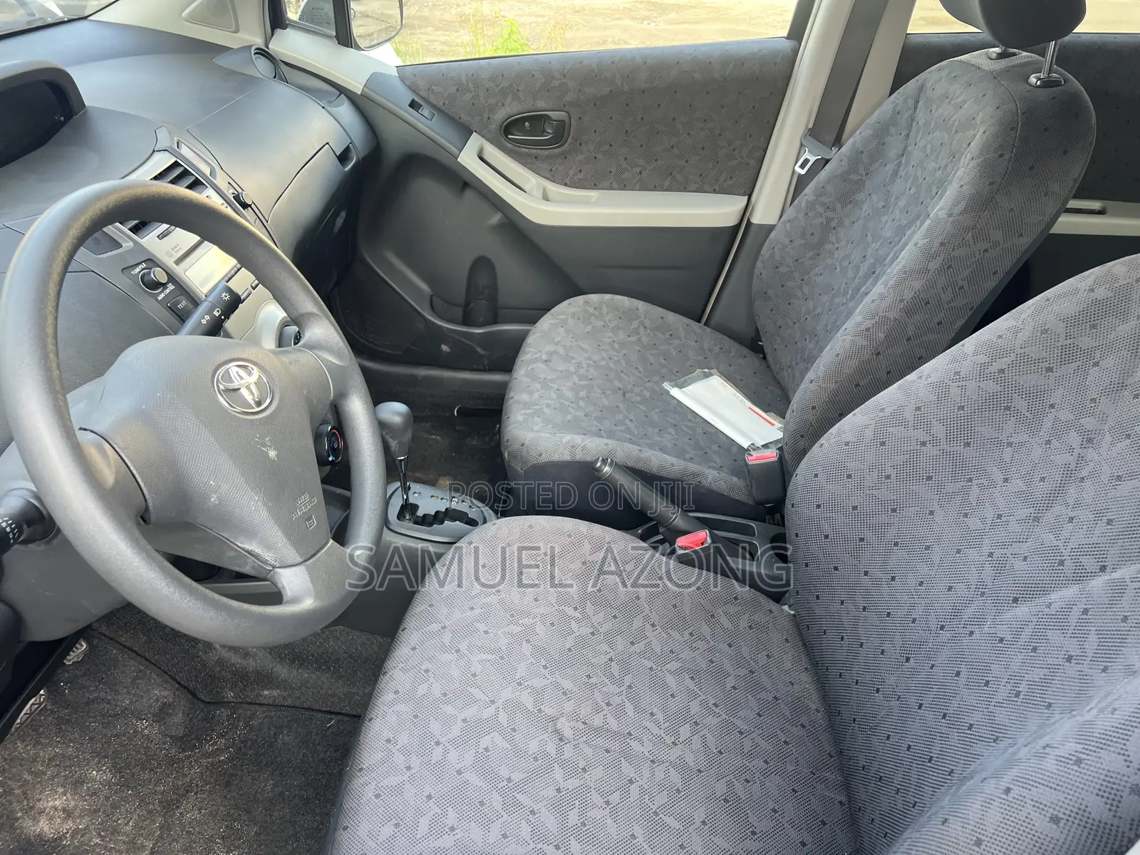 Toyota Vitz 1.3 AWD 3dr 2010 Black