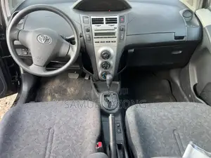 Toyota Vitz 1.3 AWD 3dr 2010 Black