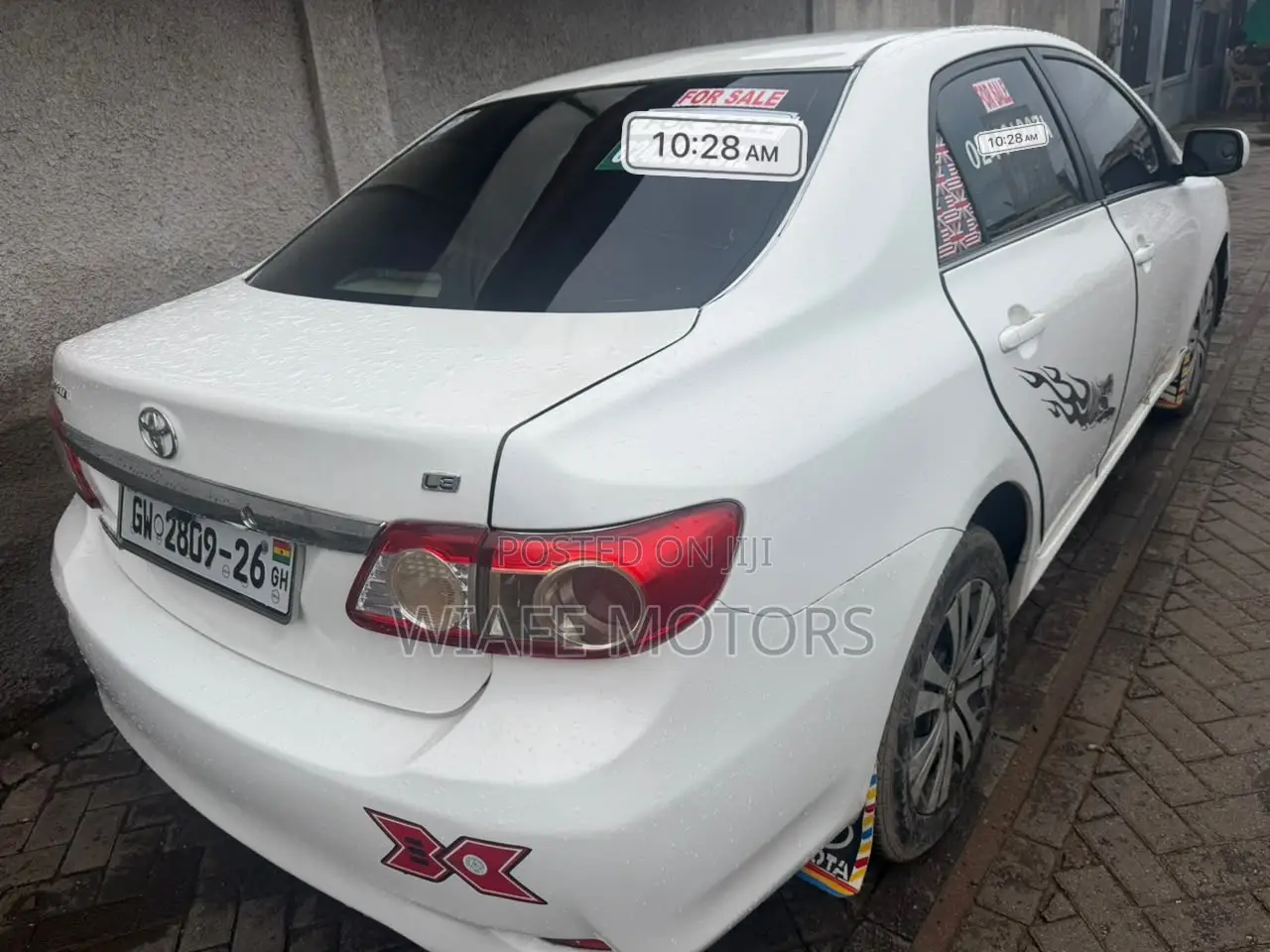 Toyota Corolla LE 4dr Sedan (1.8L 4cyl 4A) 2013 White