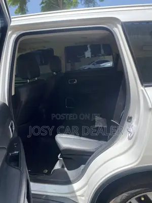 Mitsubishi Outlander 2018 White