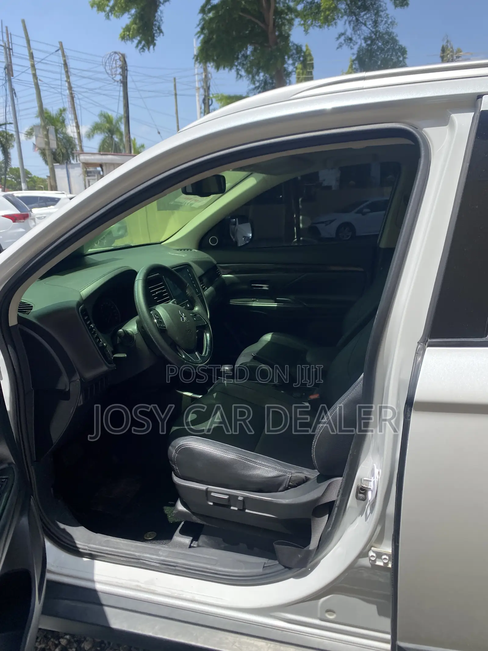 Mitsubishi Outlander 2018 White