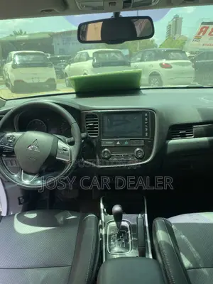 Mitsubishi Outlander 2018 White