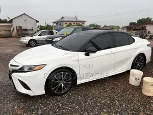 Toyota Camry 2019 White