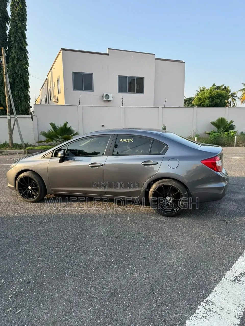 Honda Civic 1.8 5 Door Automatic 2012 Gray