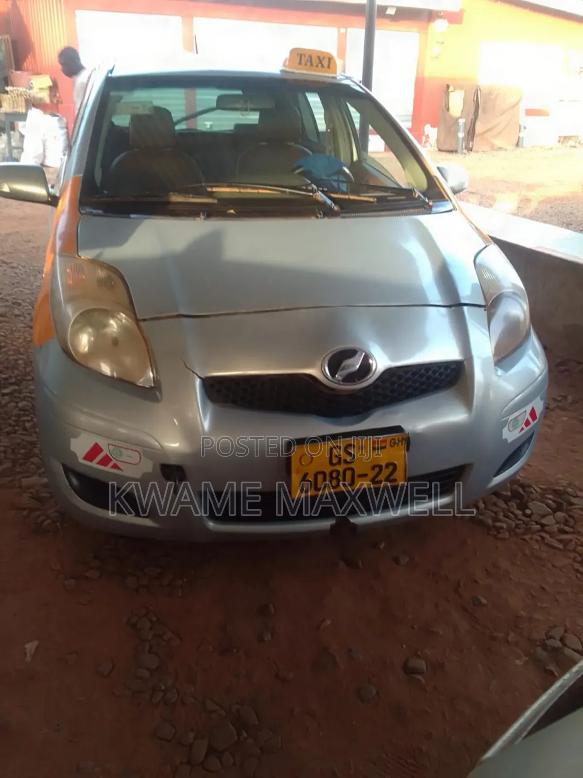 Toyota Vitz 2009 Yellow