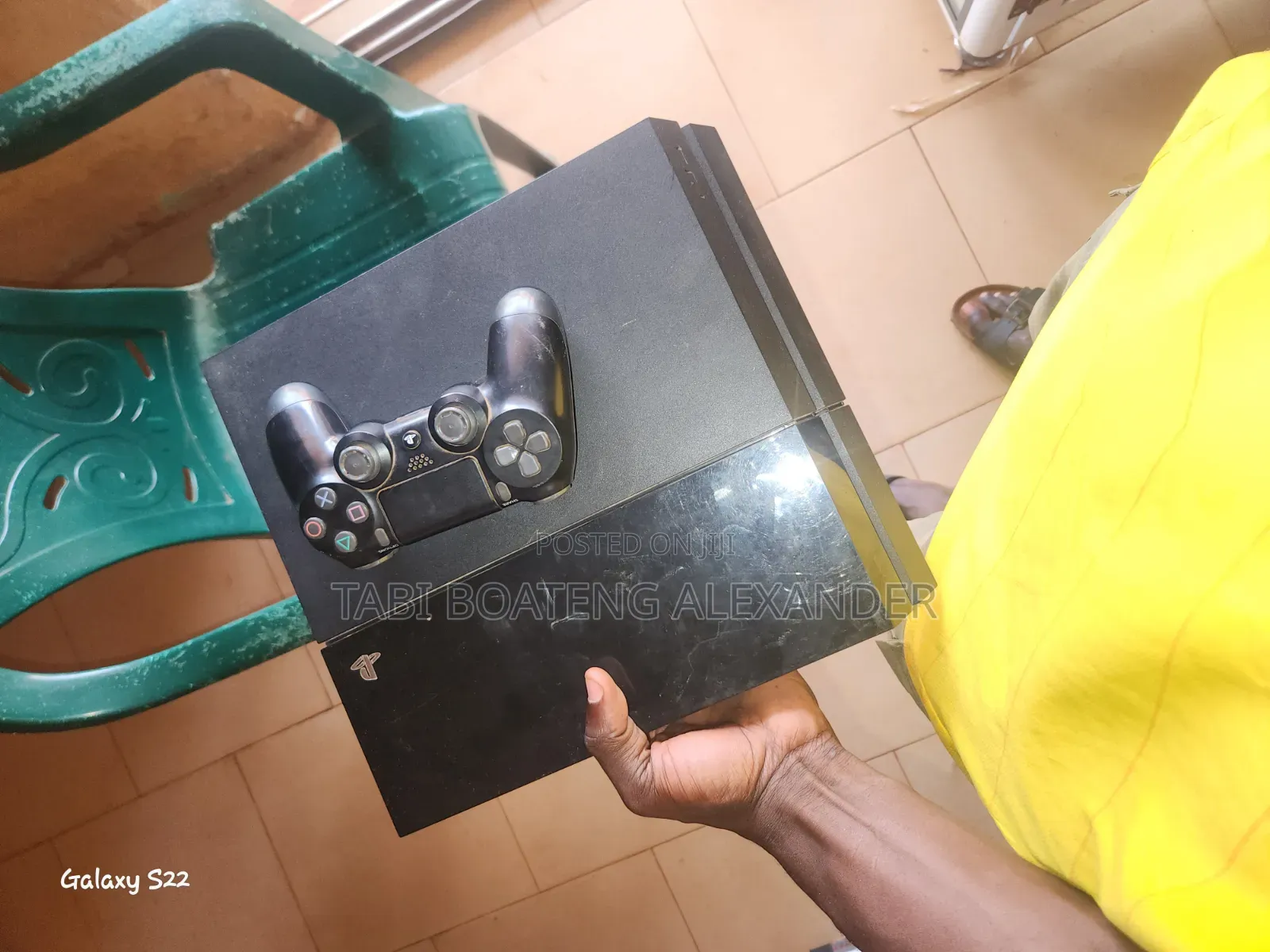 Ps4 Standard With 5 Games and 1 Controller