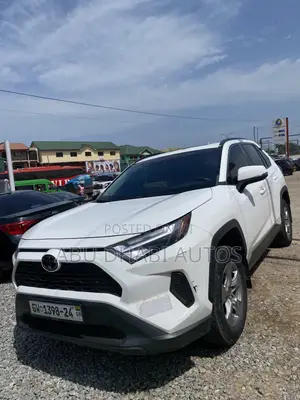 Toyota RAV4 Limited 2022 White