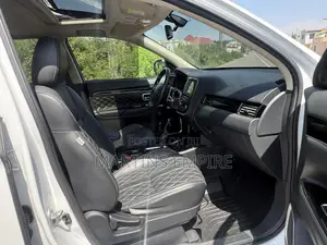 Mitsubishi Outlander 2.0 PHEV AWD 2021 White