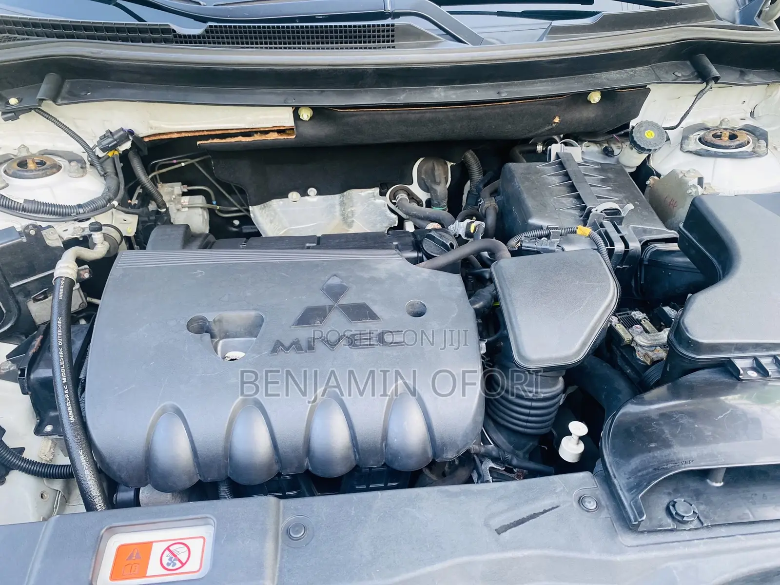 Mitsubishi Outlander LE FWD 2019 White