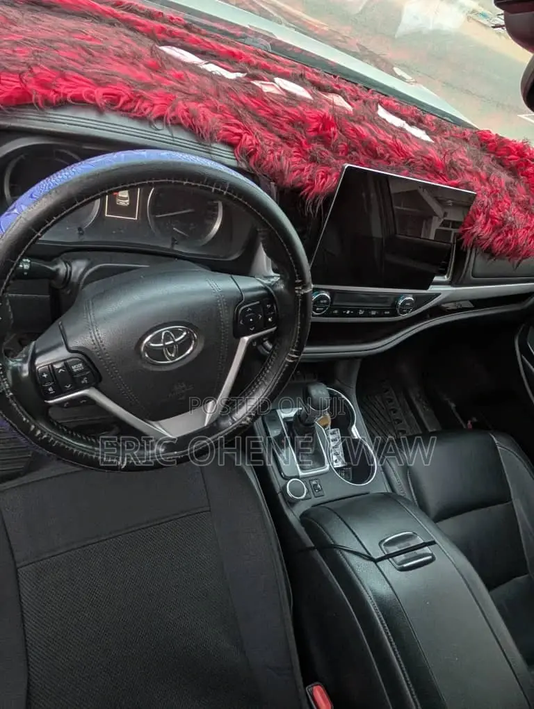 Toyota Highlander SE 2019 Black