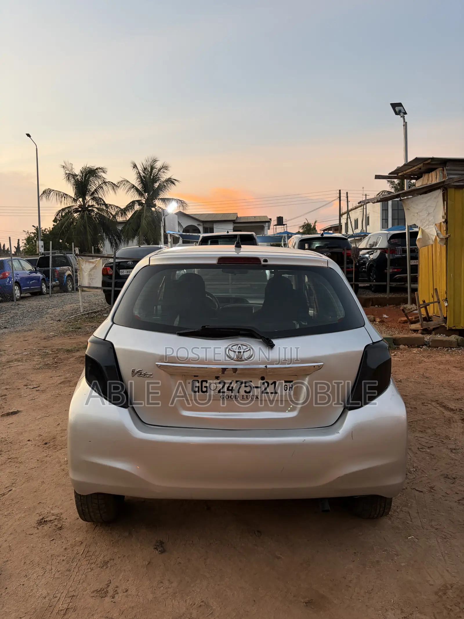 Toyota Vitz 1.3 AWD 3dr 2012 Silver