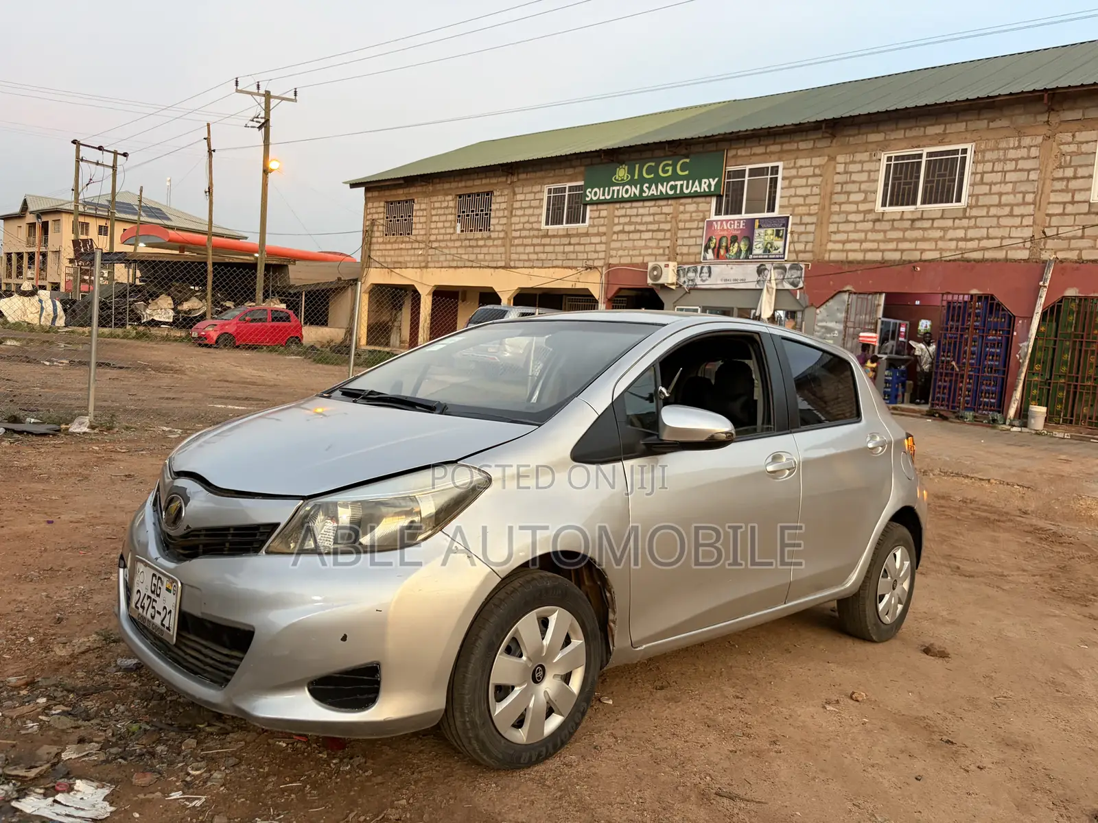 Toyota Vitz 1.3 AWD 3dr 2012 Silver