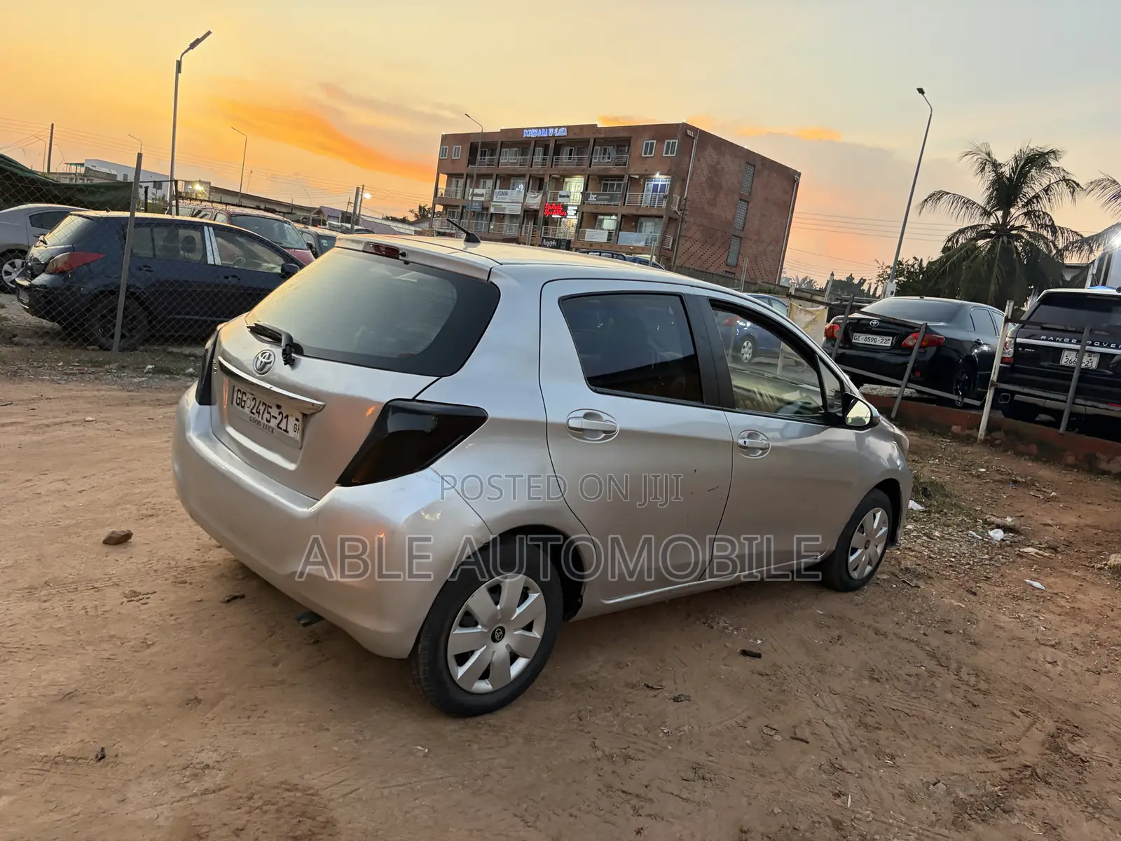 Toyota Vitz 1.3 AWD 3dr 2012 Silver