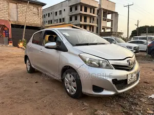 Toyota Vitz 1.3 AWD 3dr 2012 Silver