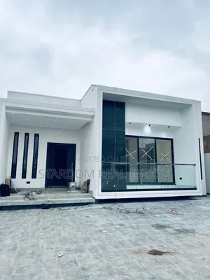 3bdrm Bungalow in Lakeside Estate for sale
