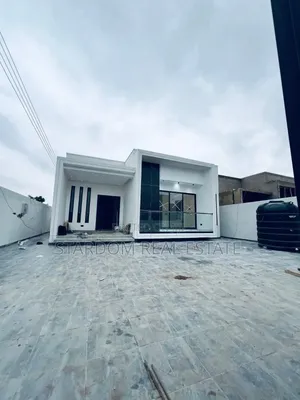 3bdrm Bungalow in Lakeside Estate for sale
