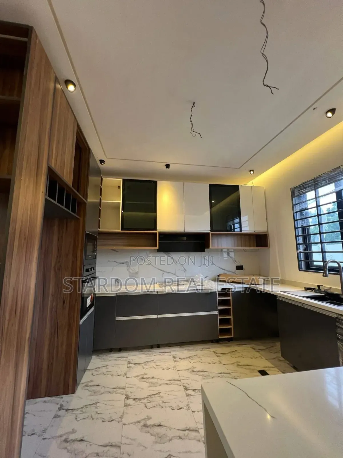 3bdrm Bungalow in Lakeside Estate for sale