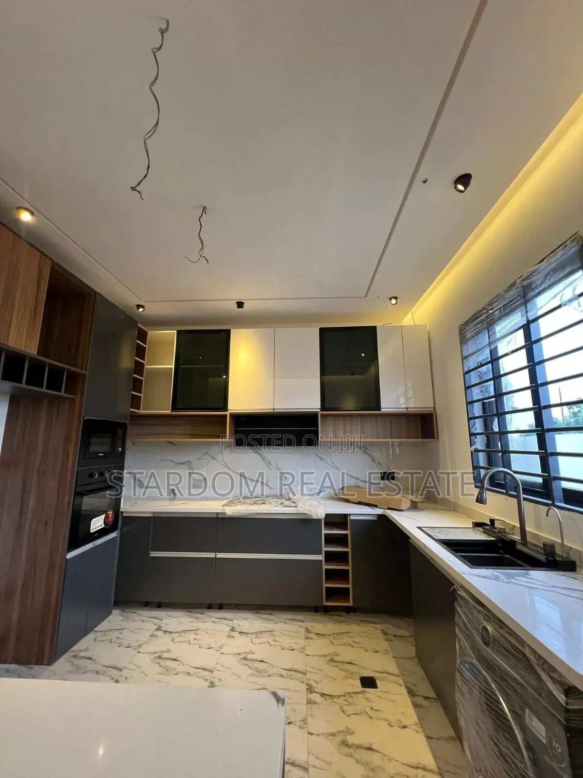 3bdrm Bungalow in Lakeside Estate for sale