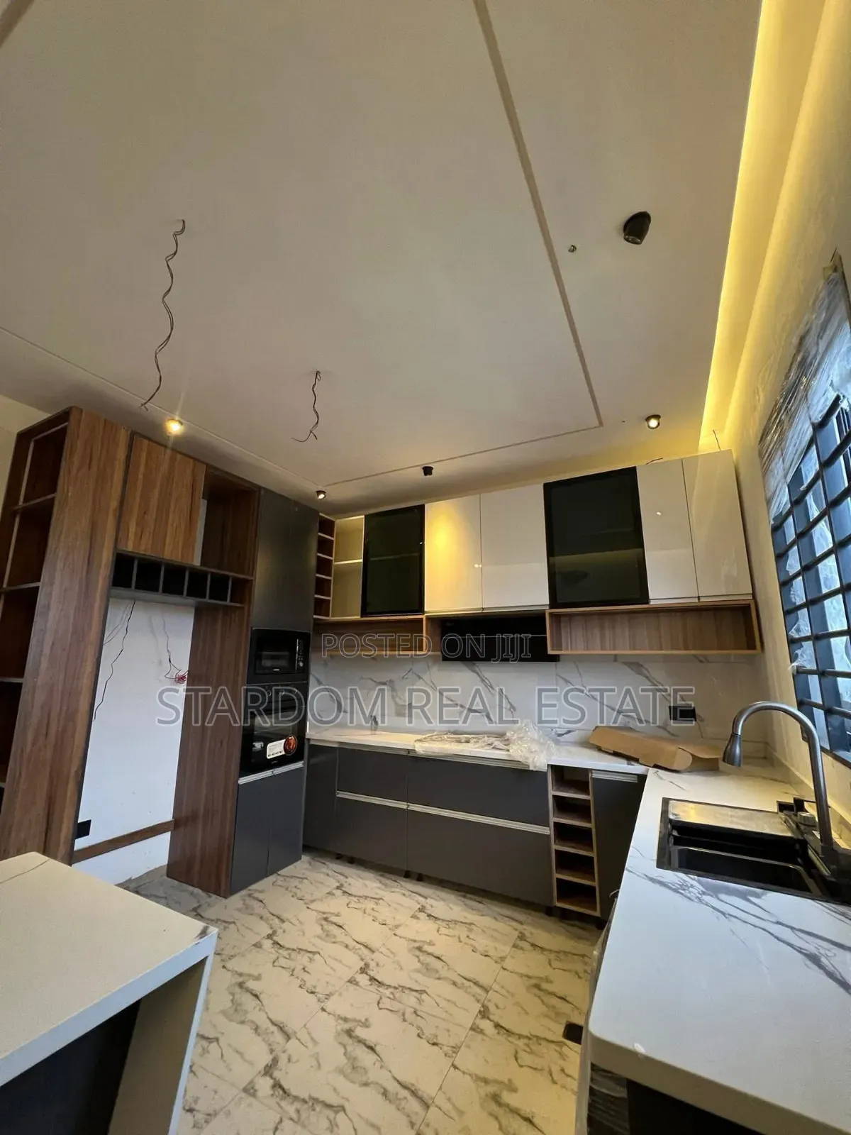 3bdrm Bungalow in Lakeside Estate for sale