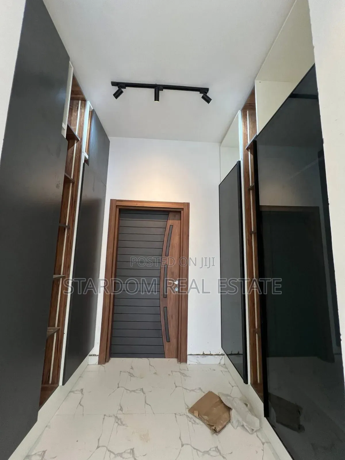 3bdrm Bungalow in Lakeside Estate for sale