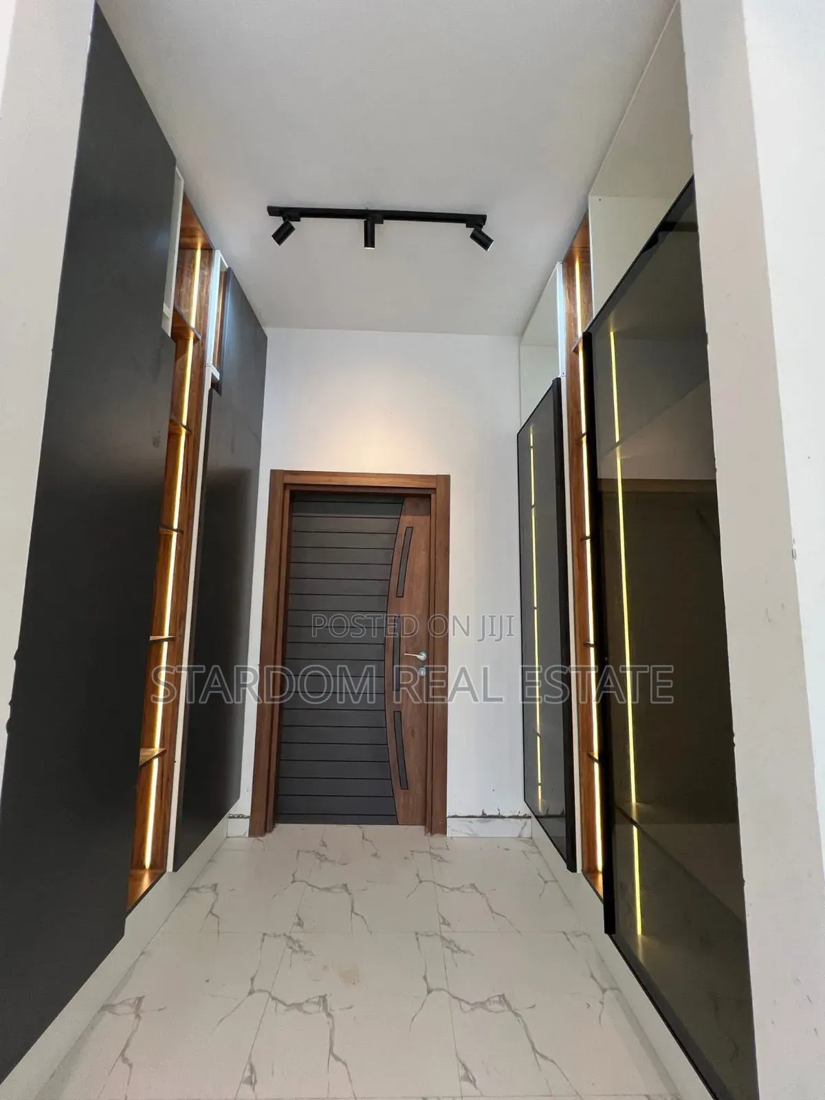 3bdrm Bungalow in Lakeside Estate for sale