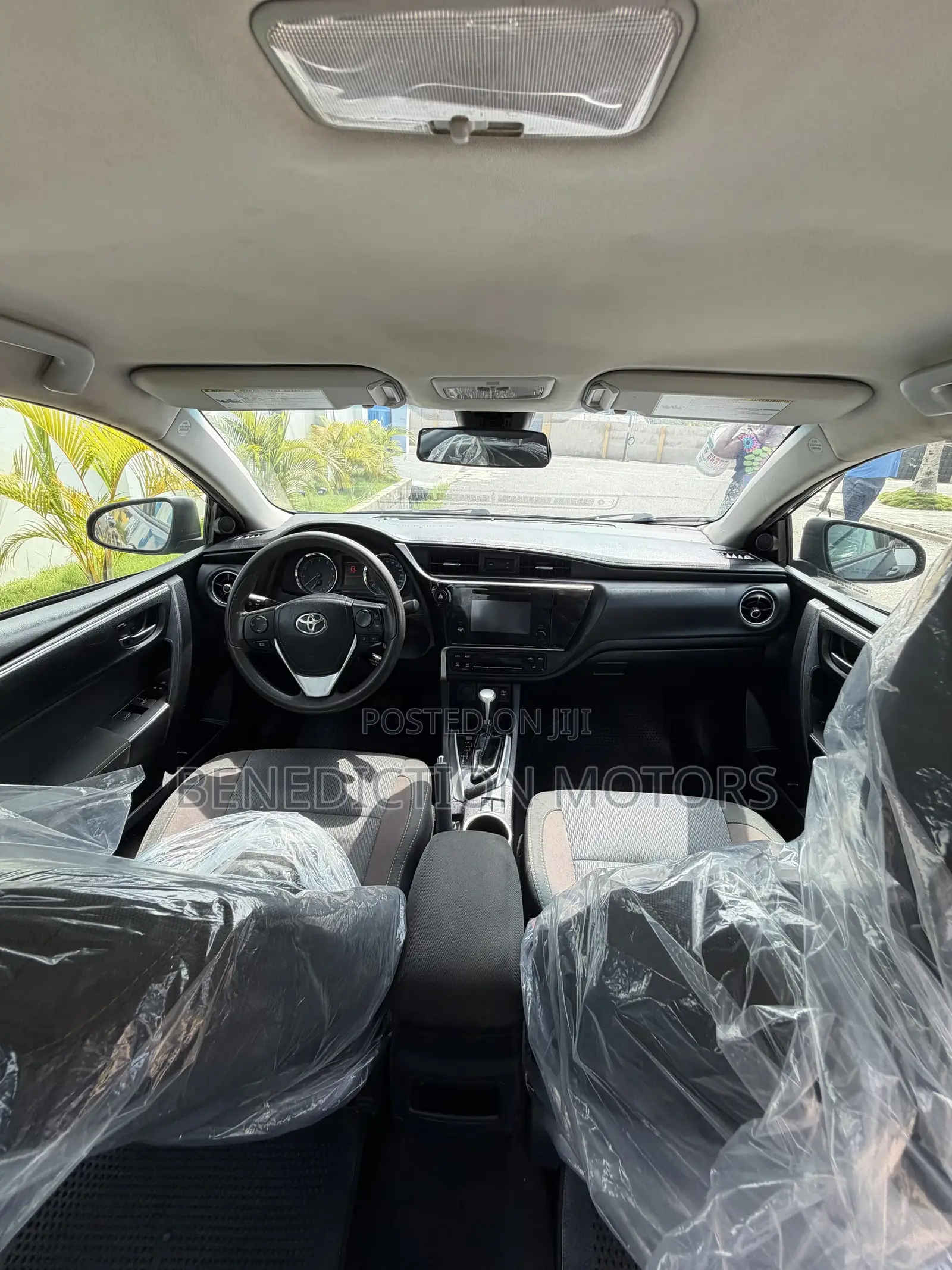 Toyota Corolla LE (1.8L 4cyl 2A) 2019 Gray