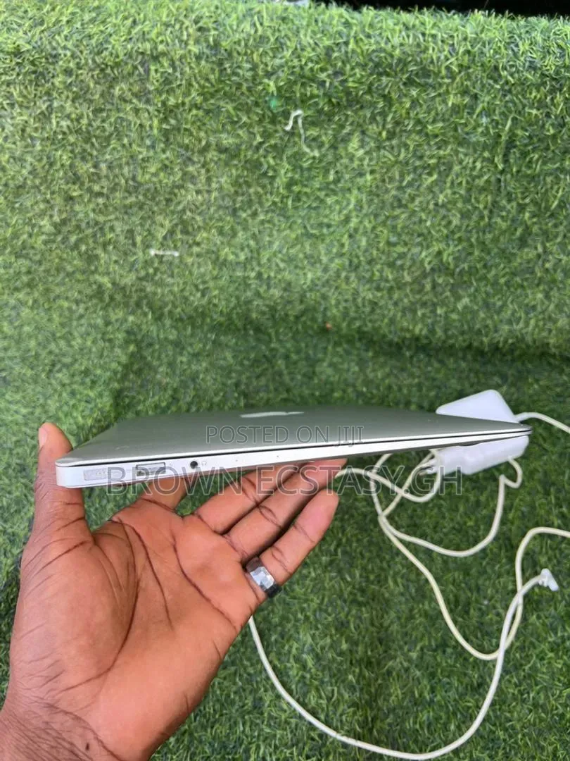 Laptop Apple MacBook Air 2017 8GB Intel Core i5 SSD 128GB