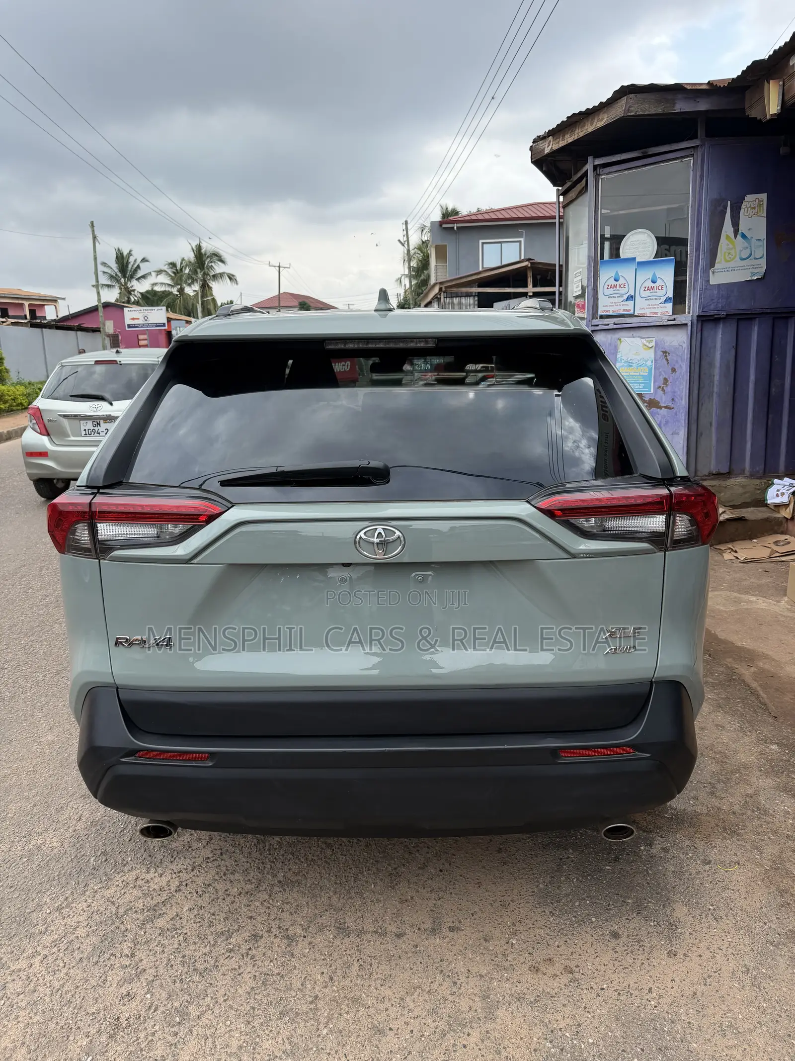 Toyota RAV4 XLE AWD 2020