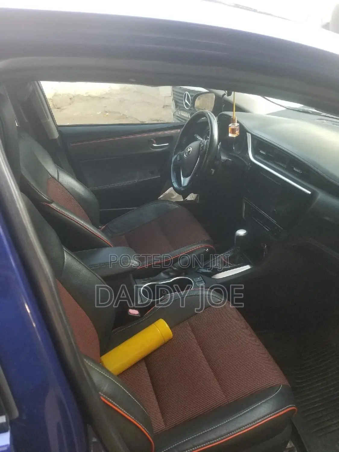 Toyota Corolla SE (1.8L 4cyl 2A) 2019 Blue