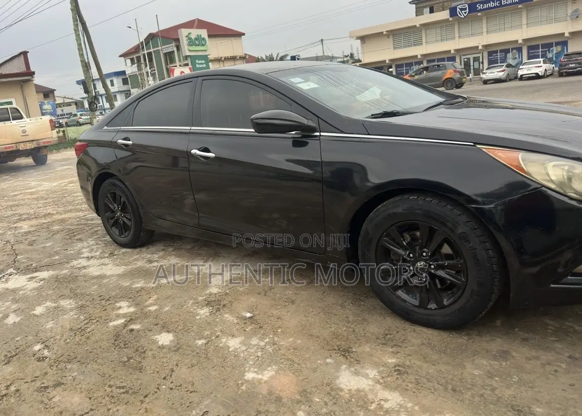 Hyundai Sonata 2013 Black