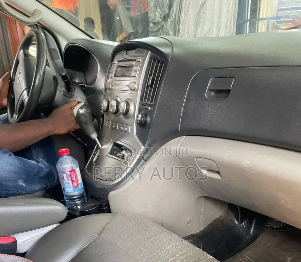 Hyundai Starex 2011 Silver