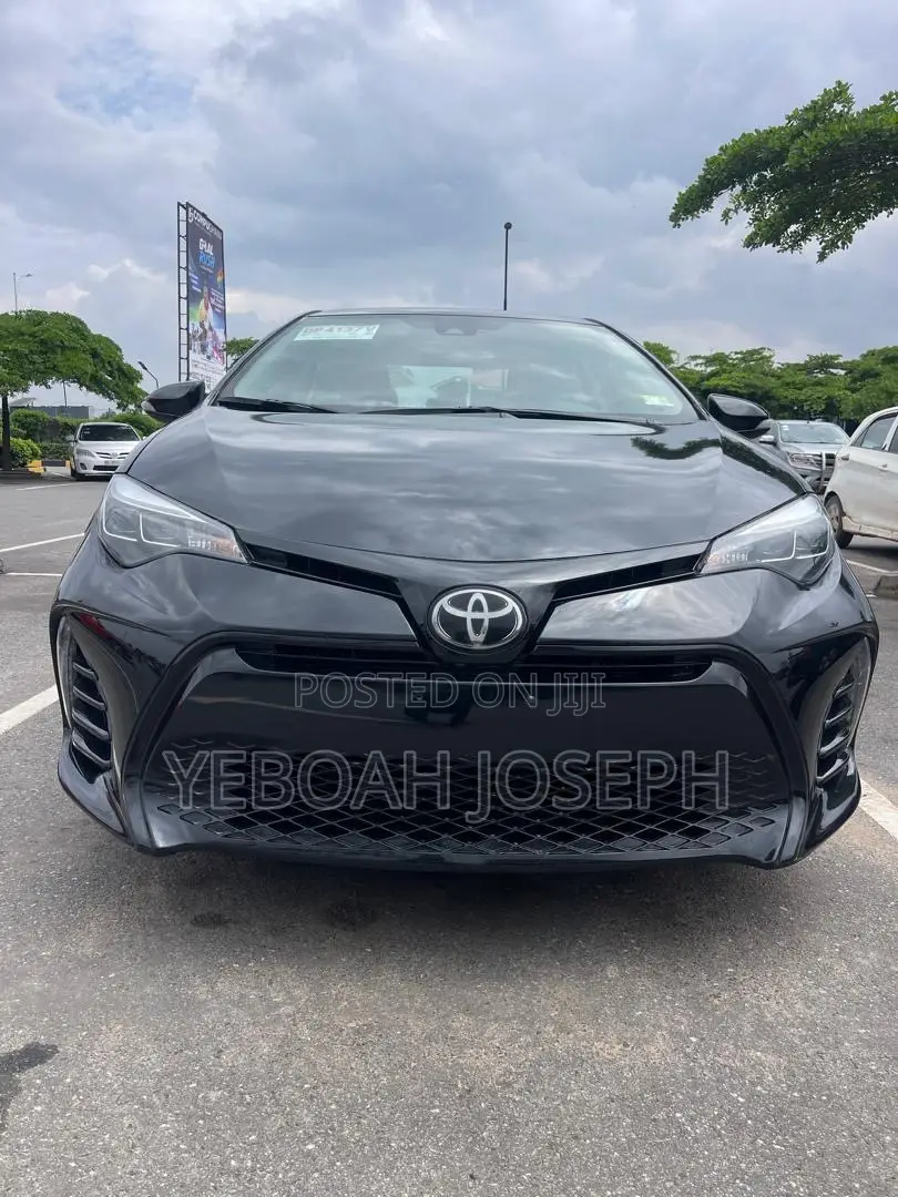 Toyota Corolla SE (1.8L 4cyl 6M) 2018 Black