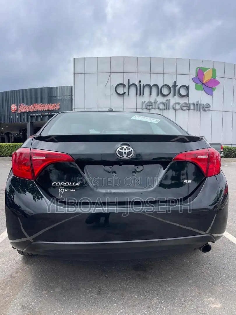 Toyota Corolla SE (1.8L 4cyl 6M) 2018 Black